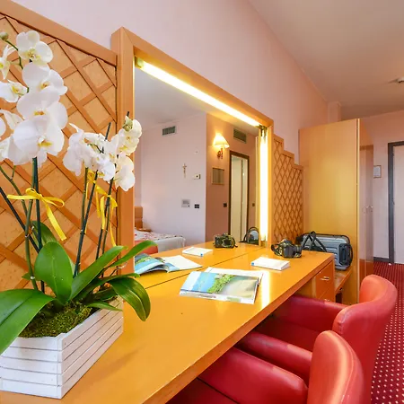 Hotel Oliveto Desenzano del Garda Esterno foto