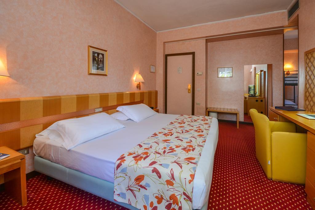 Hotel Oliveto 4*